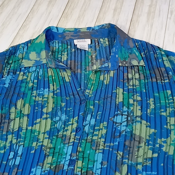 Only Necessities Pleated Semi-Sheer Button Up Blouse Size 1X - Picture 1 of 11